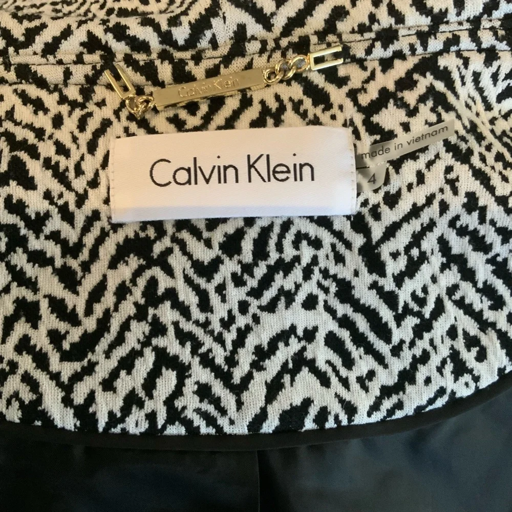 NWOT Calvin Klein Black and White Textured Jacquard Cardigan Blazer Size 4